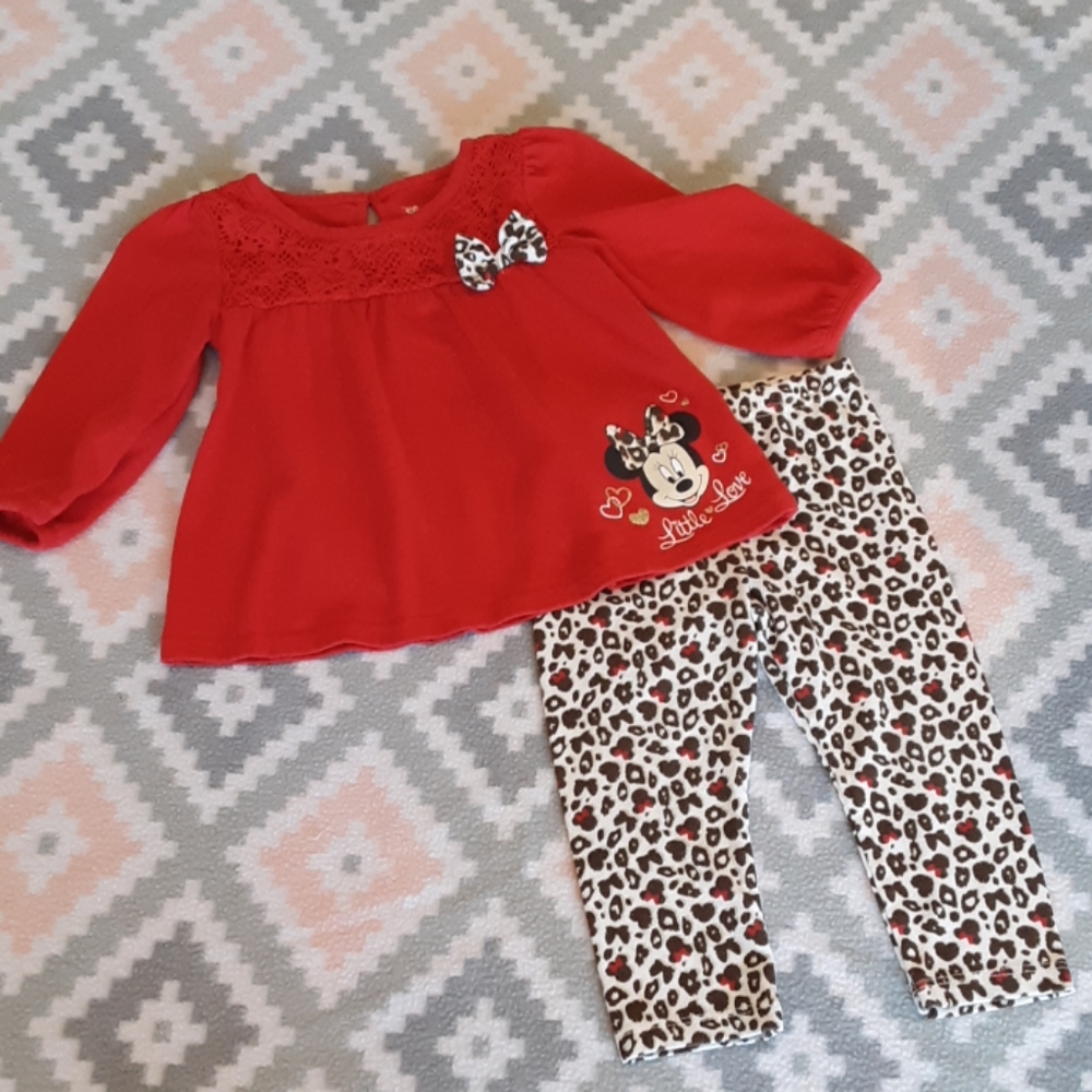 Adorable Minnie Mouse Outfit!